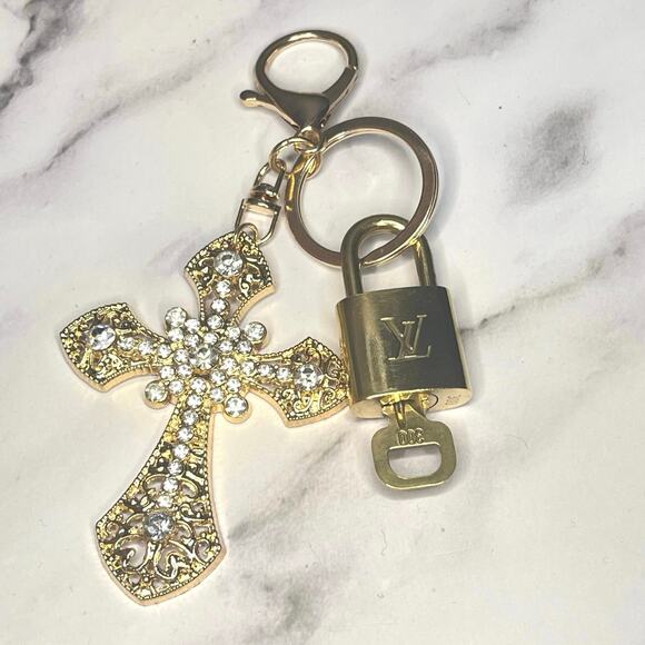 Louis Vuitton Lock & Key Set #300 w/ a Gold-Tone Rhinestone Cross Charm Keychain - Picture 1 of 5